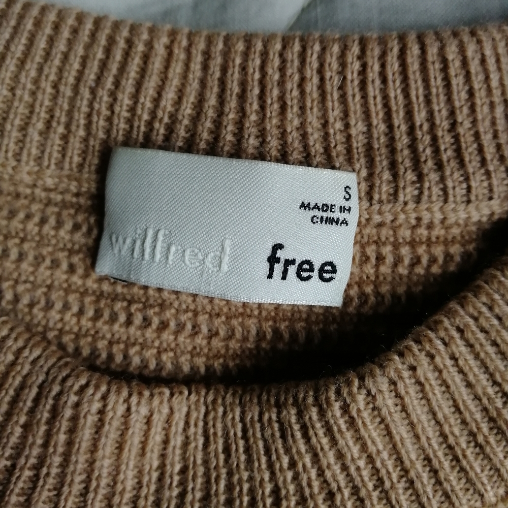 WILFRED Lolan crop merino wool sweater | Aritzia - Picture 7 of 9